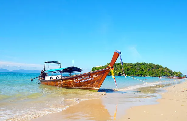 Chiang Mai's Awesome Golden Beaches... *cough*