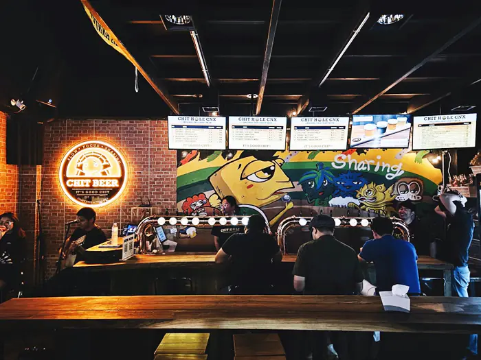 Chit Hole CNX Craft Beer Bar