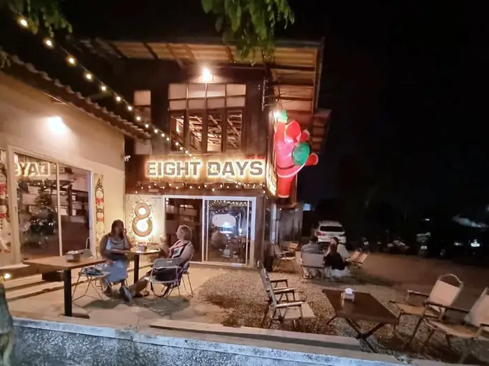 Eight Days A Week Cool Muang Craft Beer Bar Garden