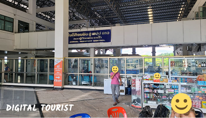 Huay Xai Immigration Arrivals and shop