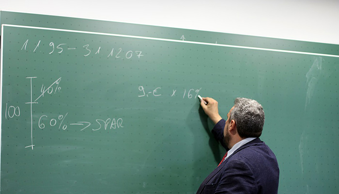 How To Become An Online English Teacher