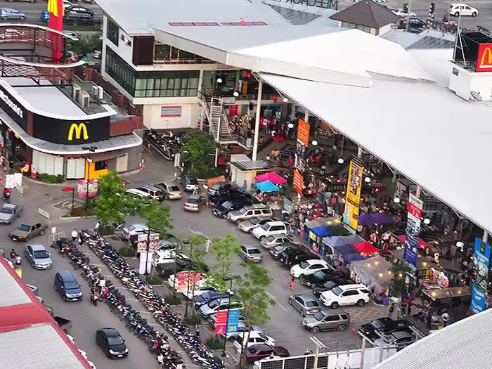 Ruam Chok Mall and Mee Chok Plaza